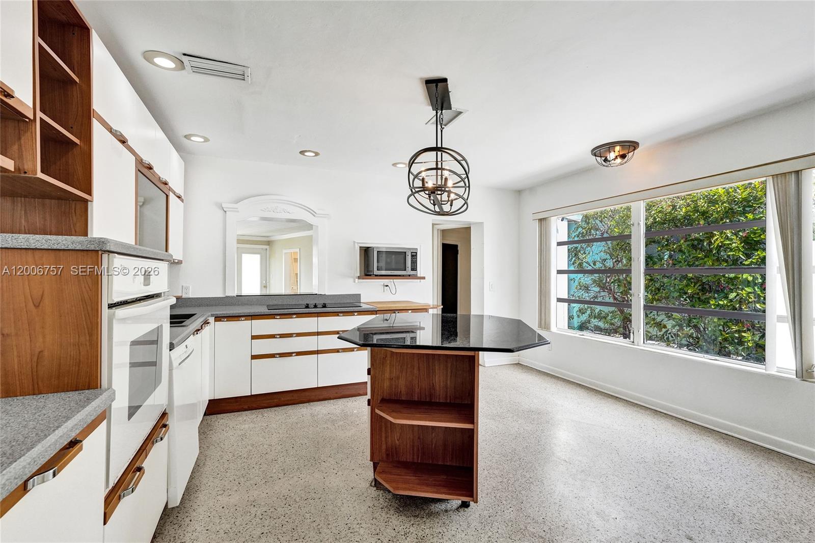 1421 S Palmway