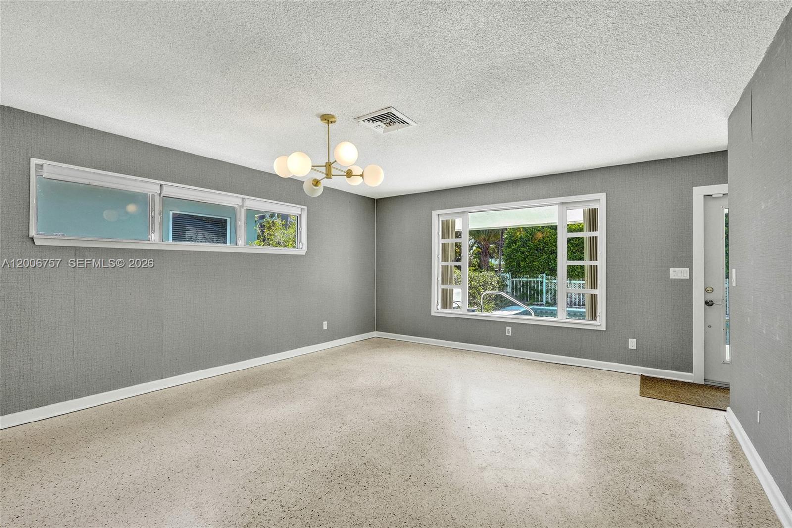 1421 S Palmway