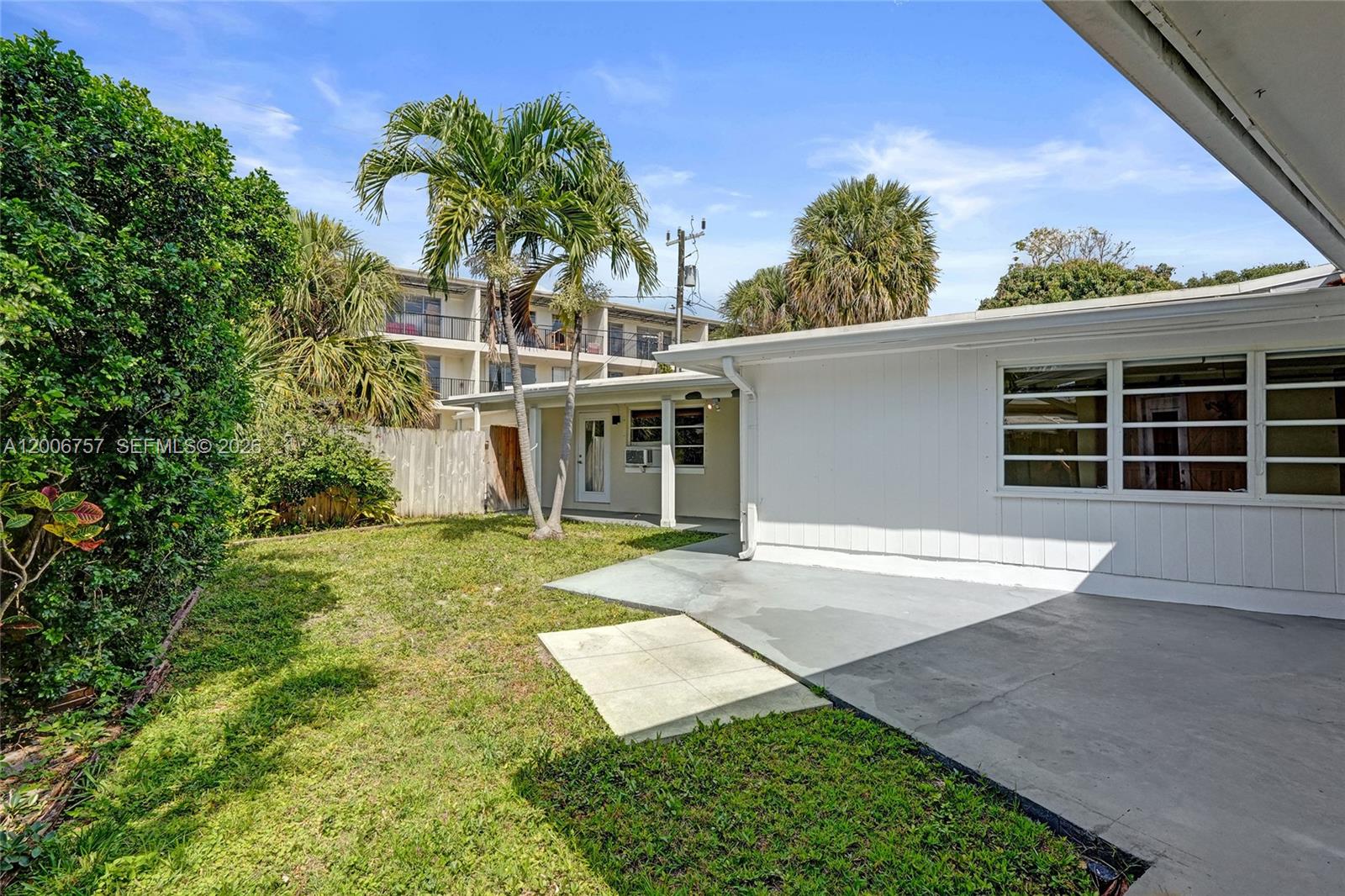 1421 S Palmway