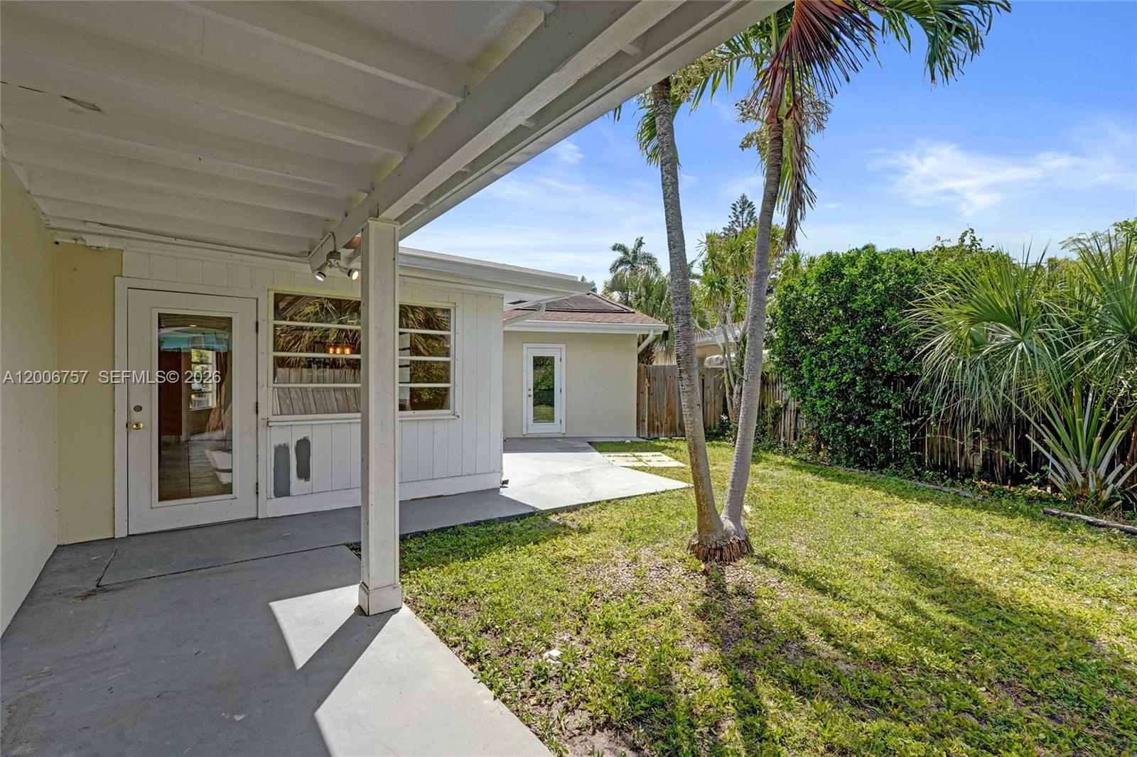1421 S Palmway