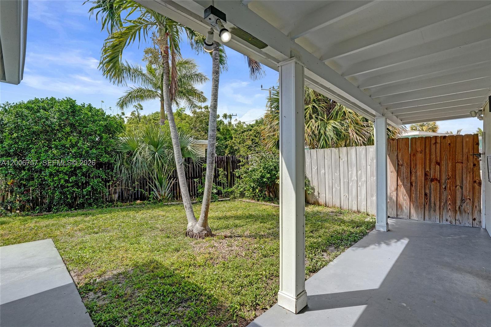 1421 S Palmway