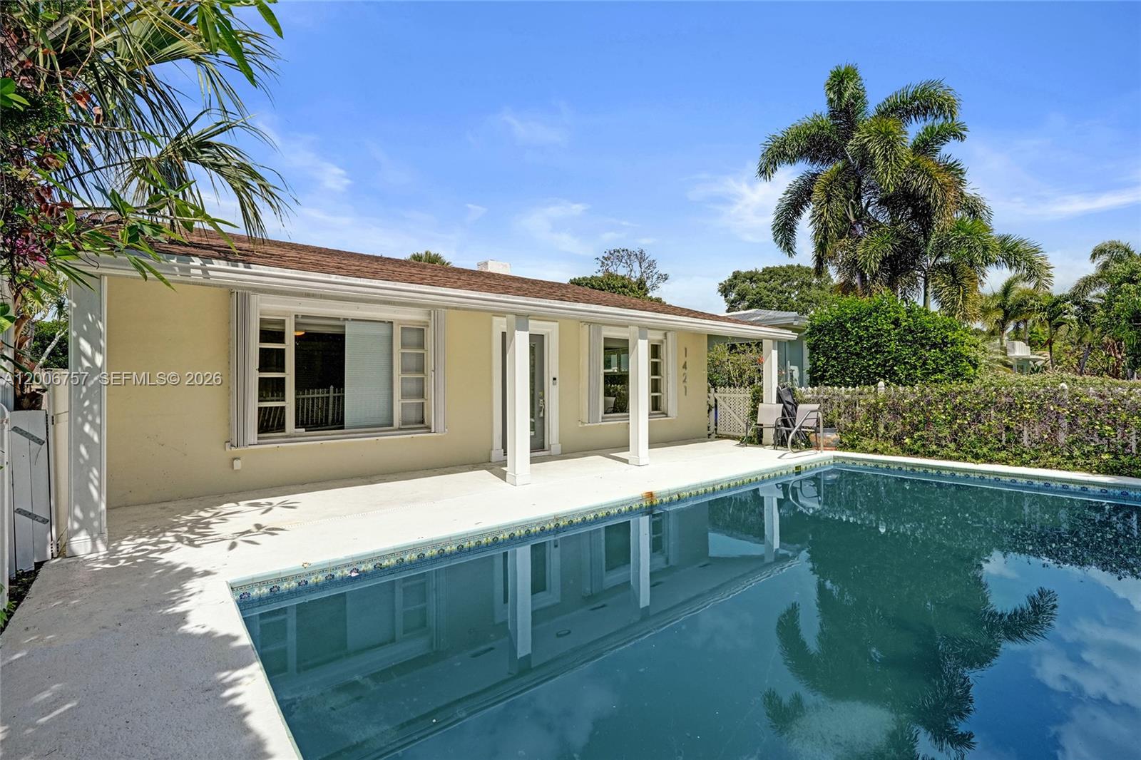 1421 S Palmway