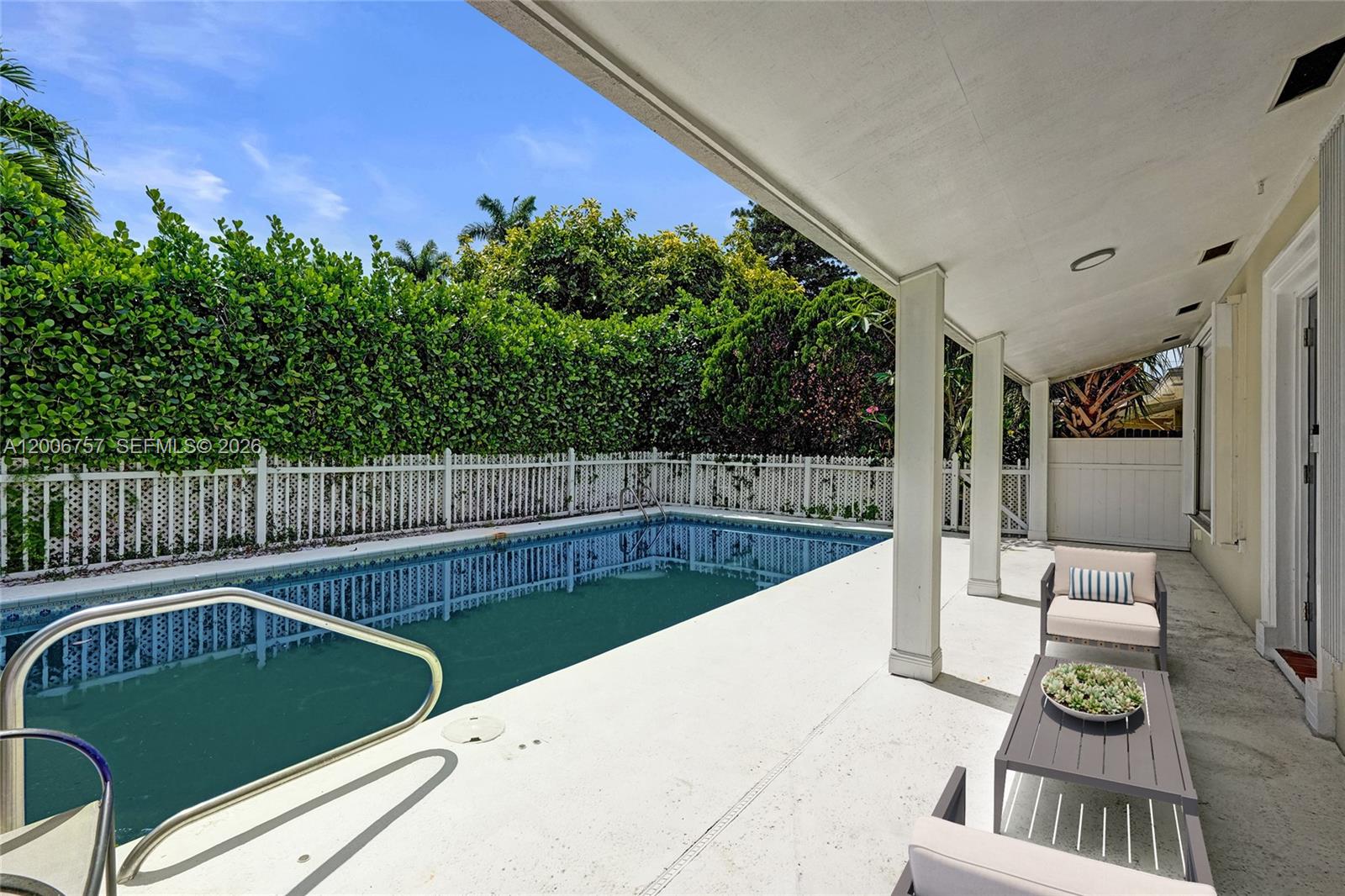 1421 S Palmway