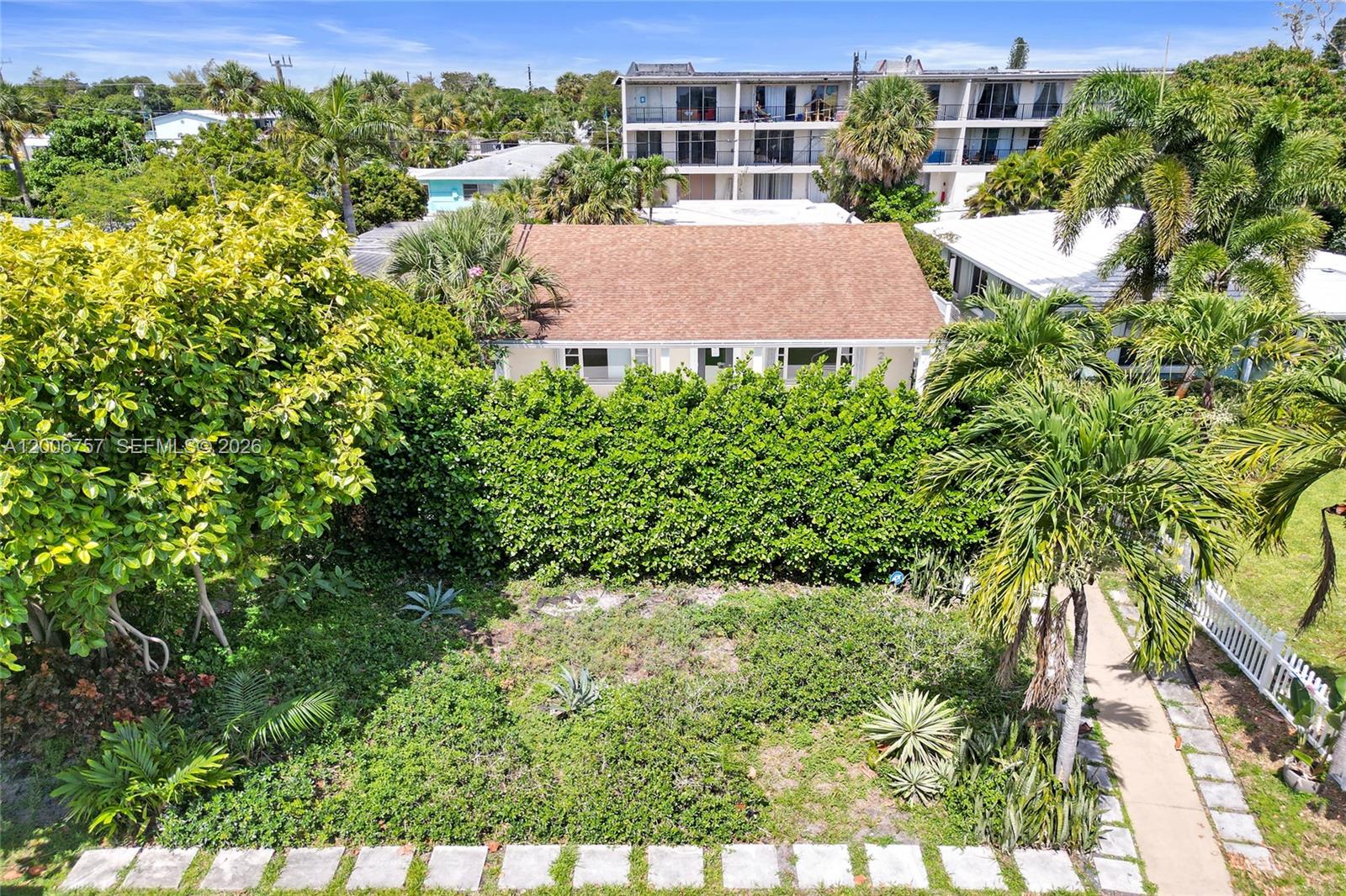 1421 S Palmway