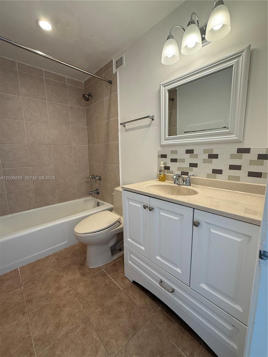 400 Kings Point Drive