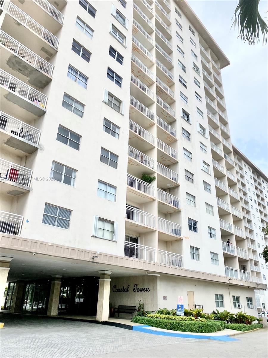 400 Kings Point Drive