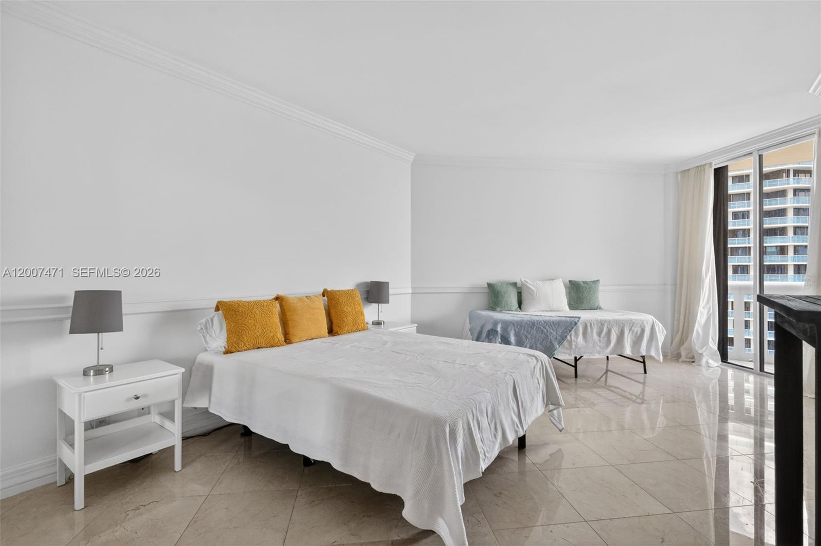 3000 Island Boulevard