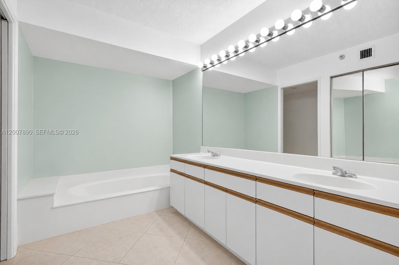 19195 NE 36th Court