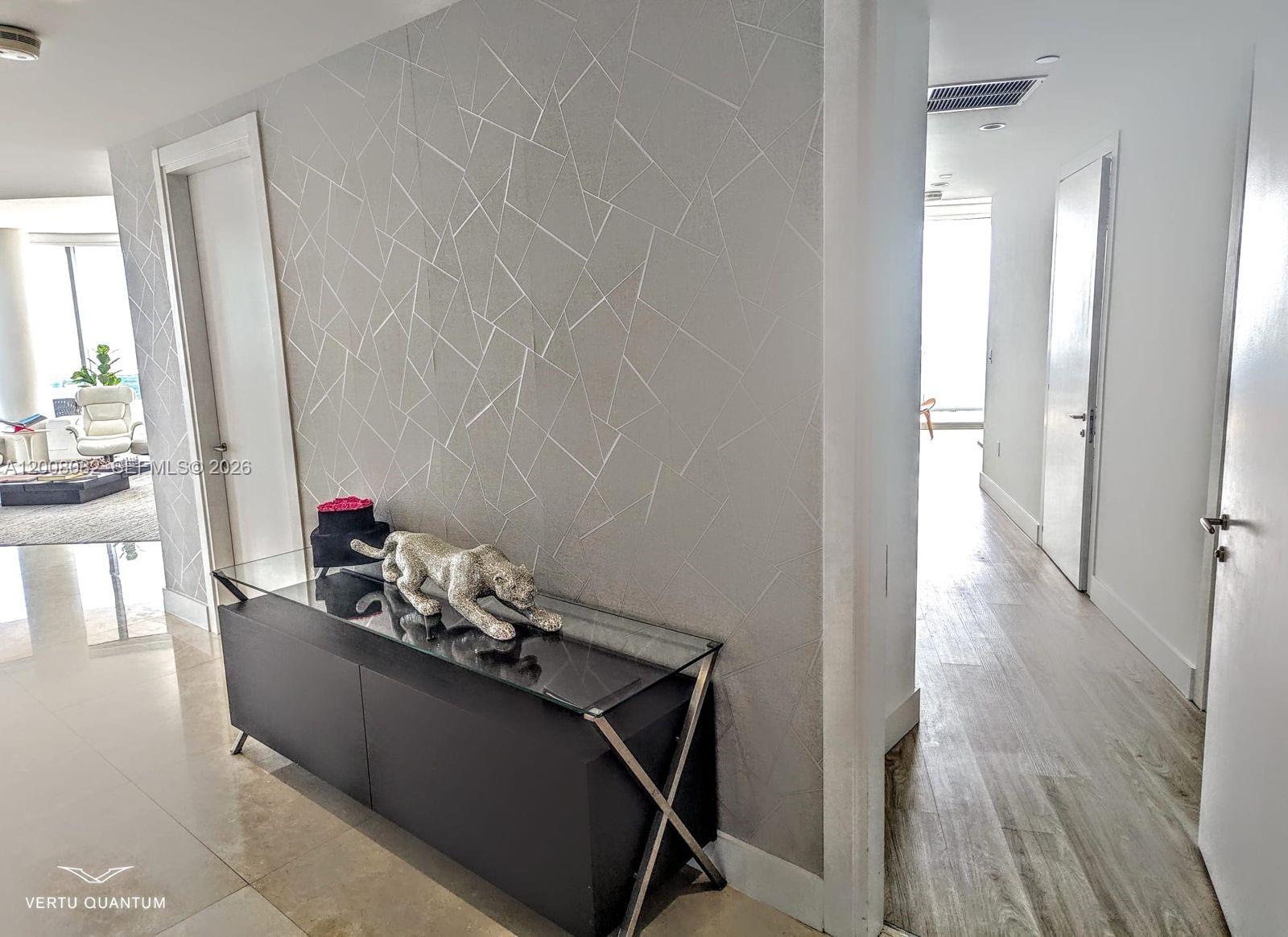 200 Biscayne Boulevard Way