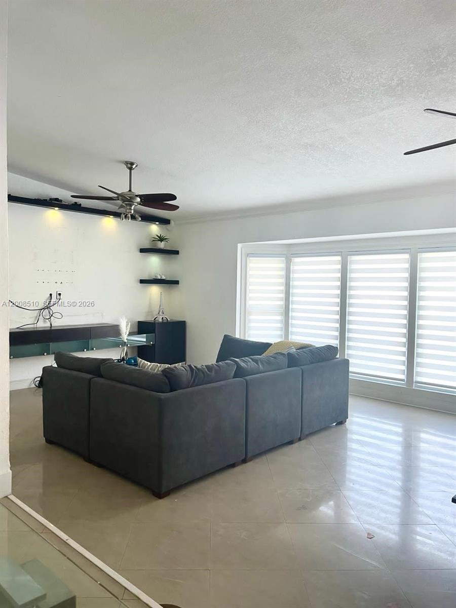 19960 Highland Lakes Boulevard