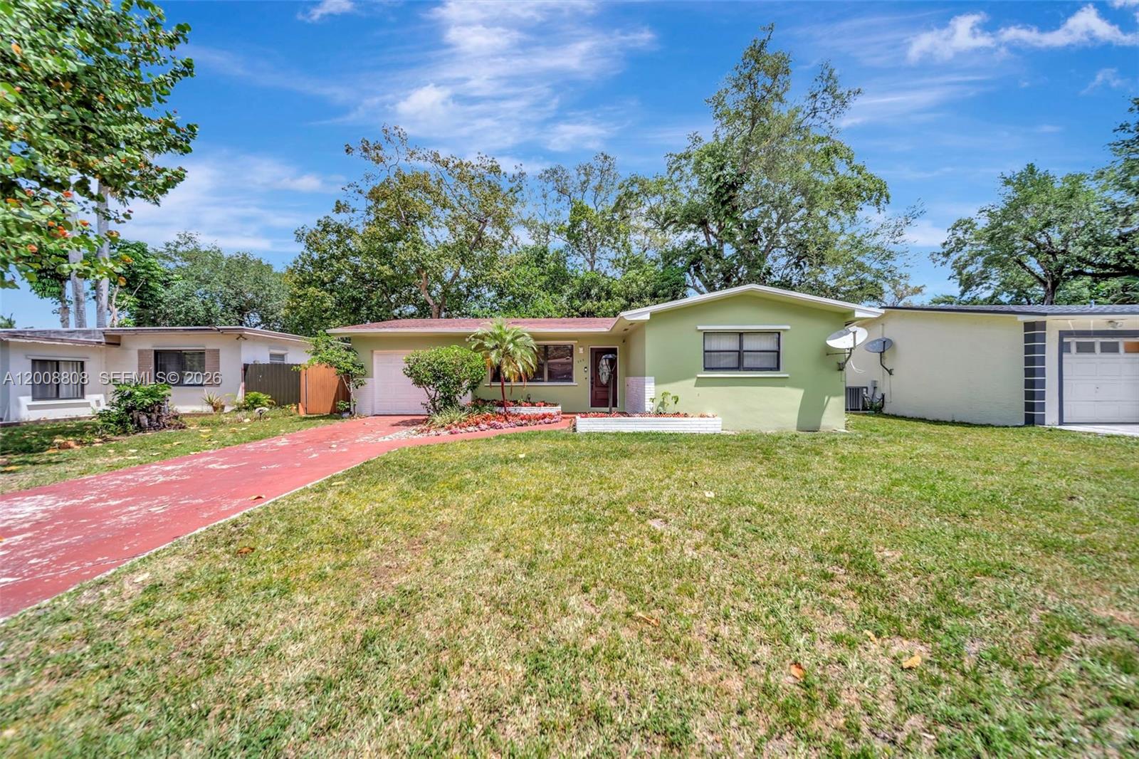 565 NE 160th Street
