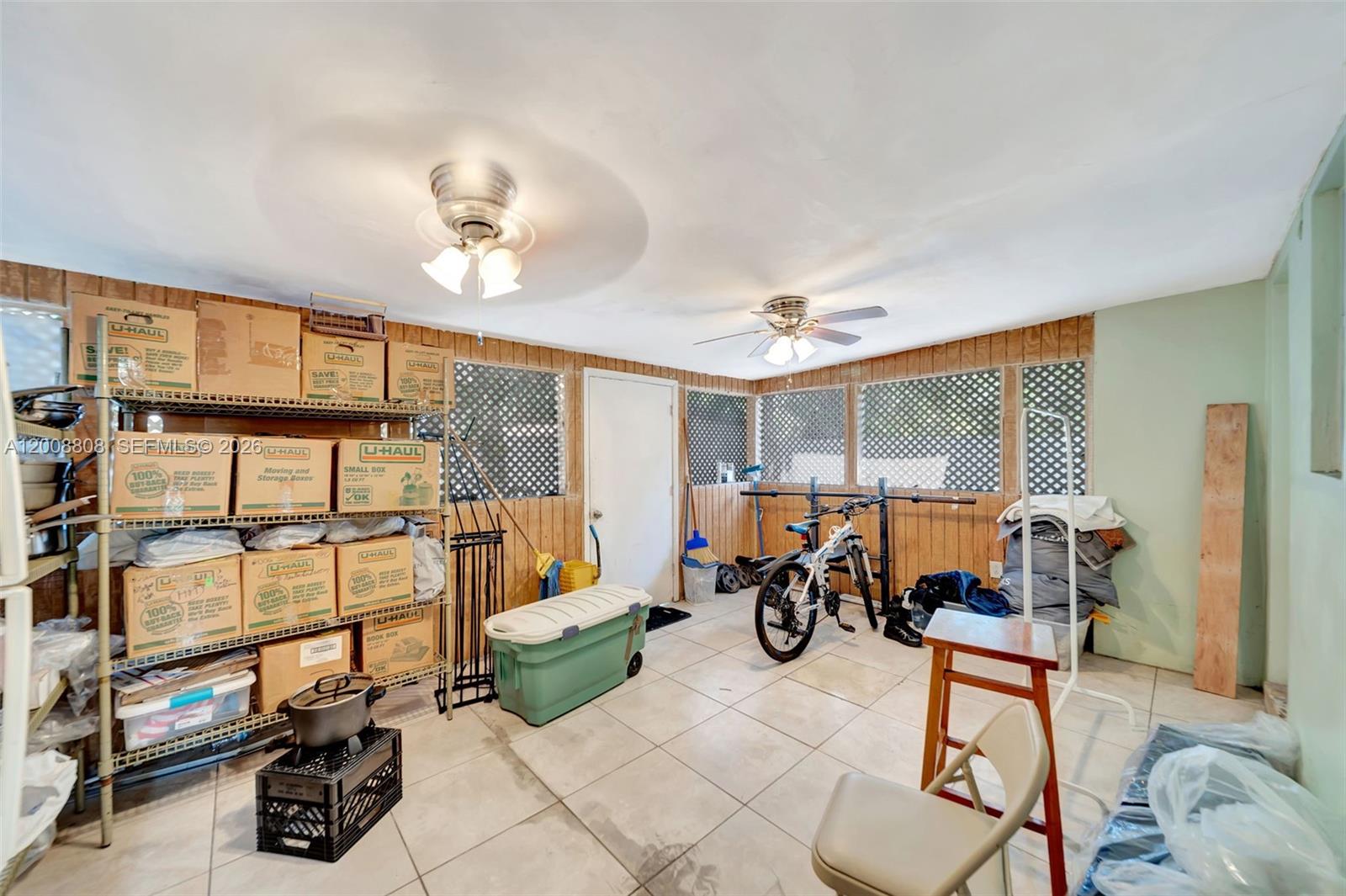 565 NE 160th Street