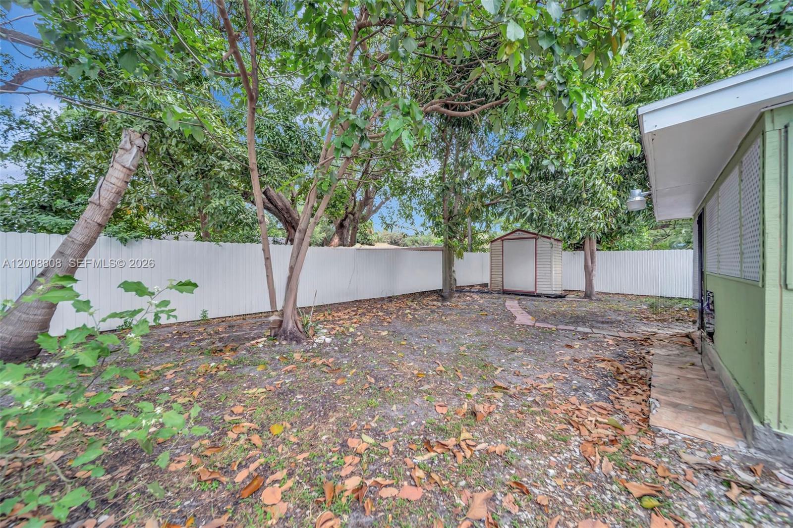 565 NE 160th Street
