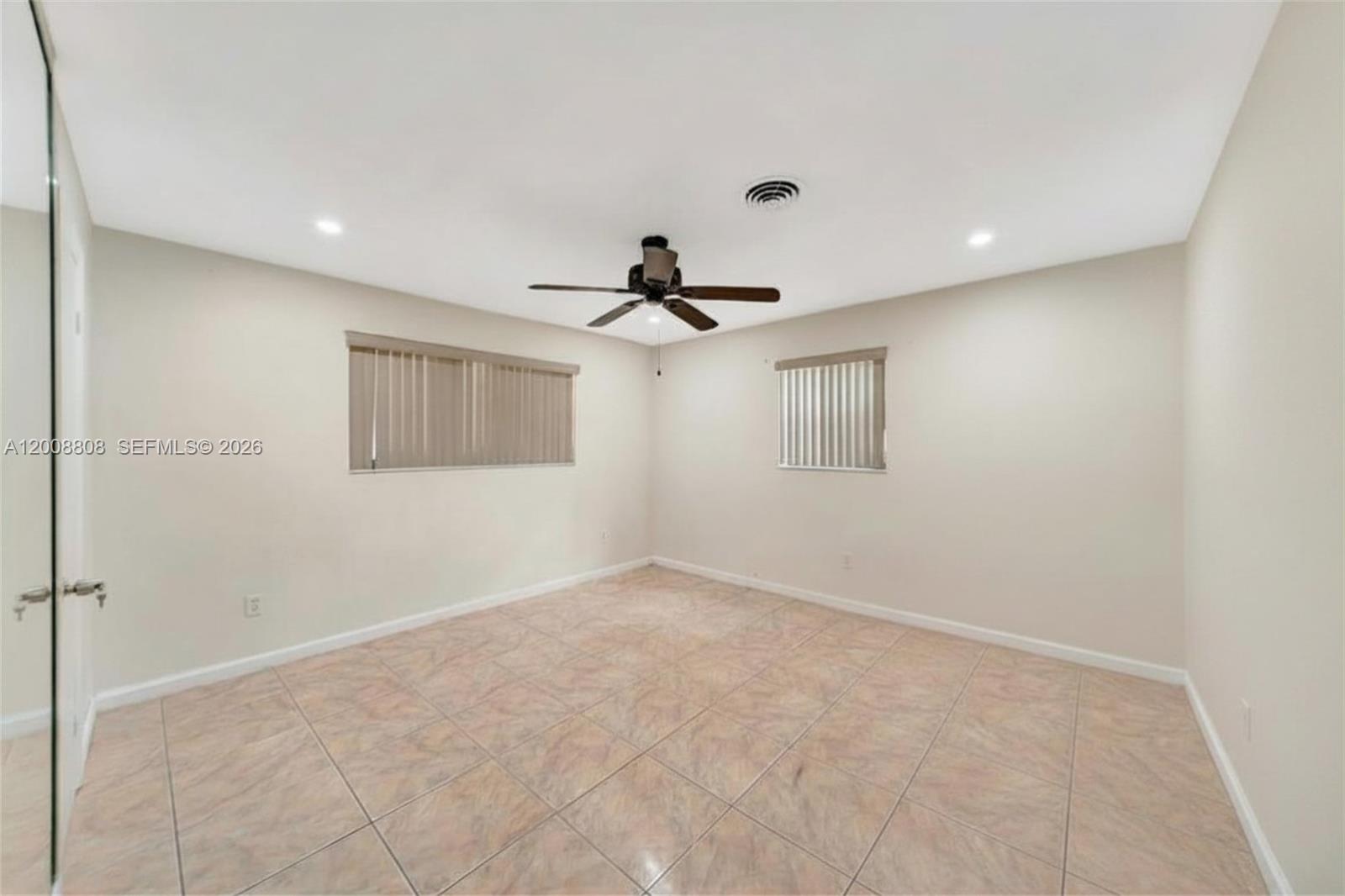 565 NE 160th Street
