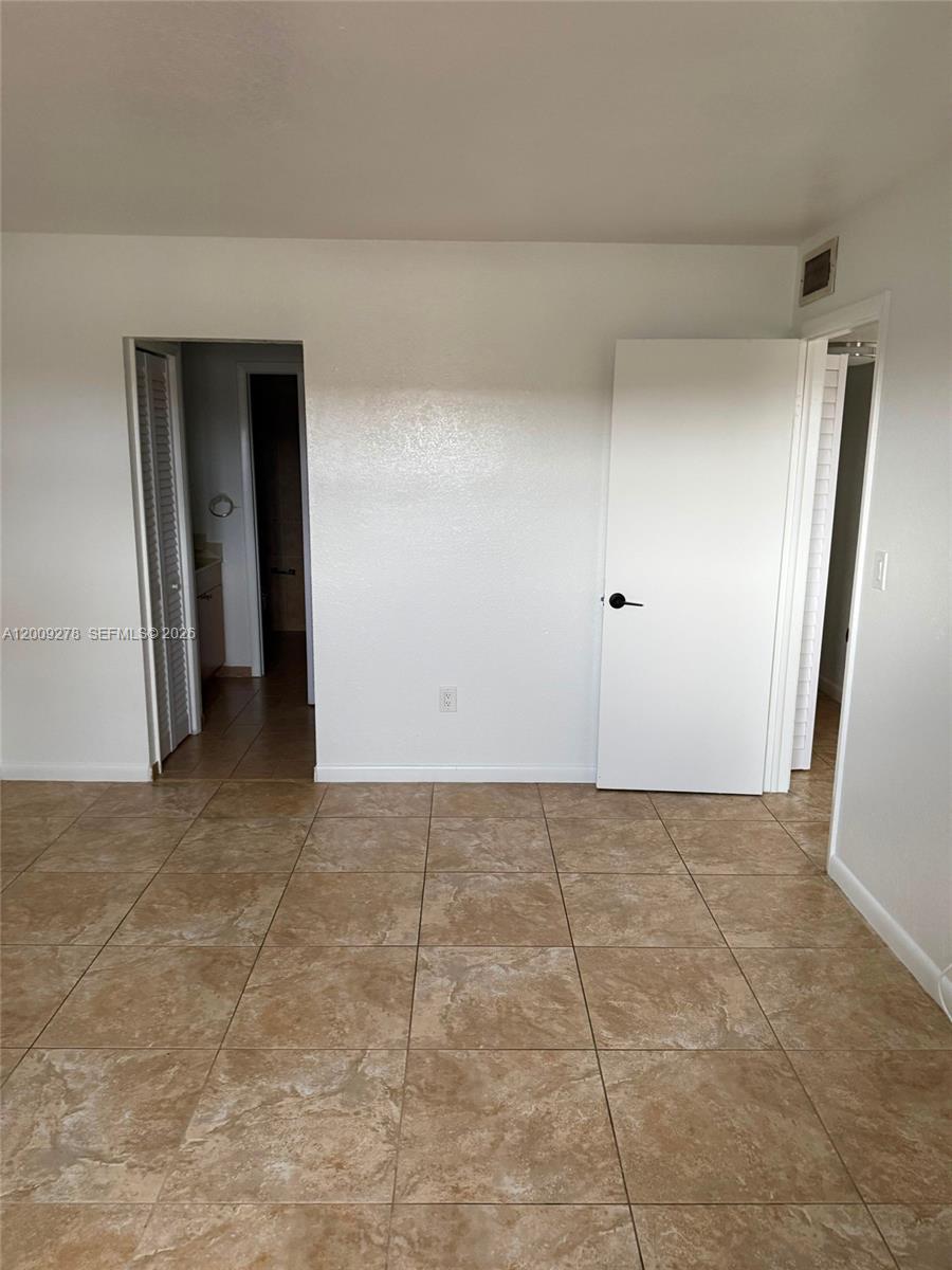 8425 NW 8th Street