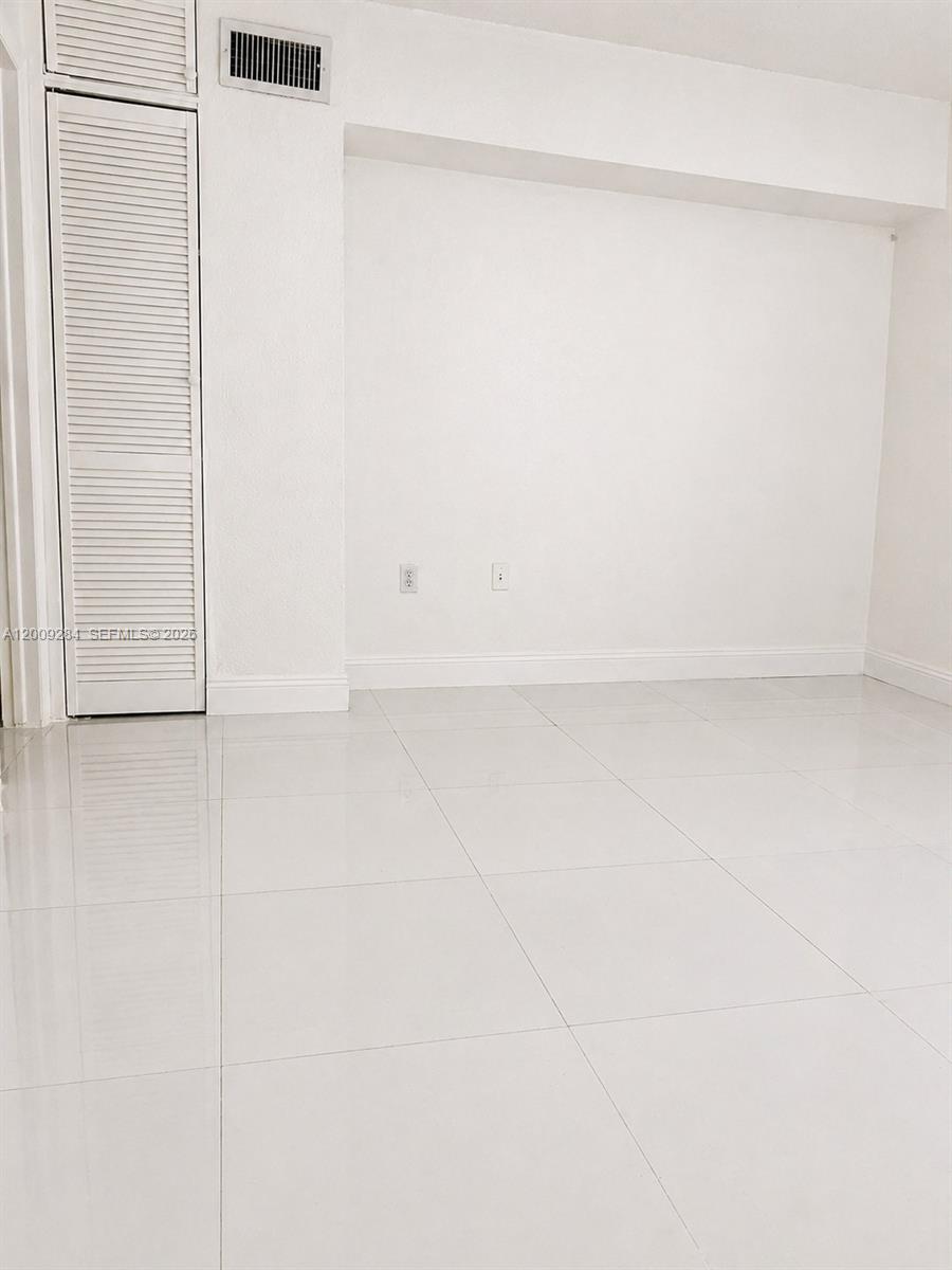 1300 W 47th Place