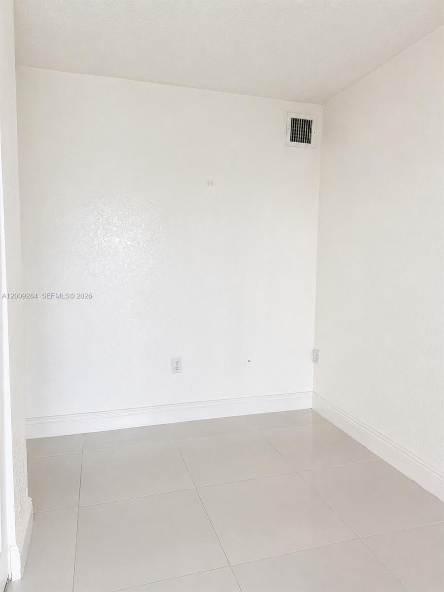 1300 W 47th Place