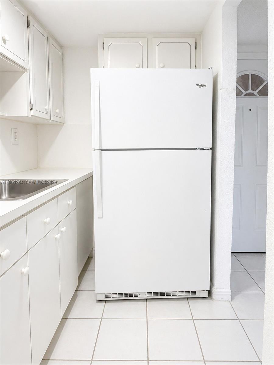 1300 W 47th Place