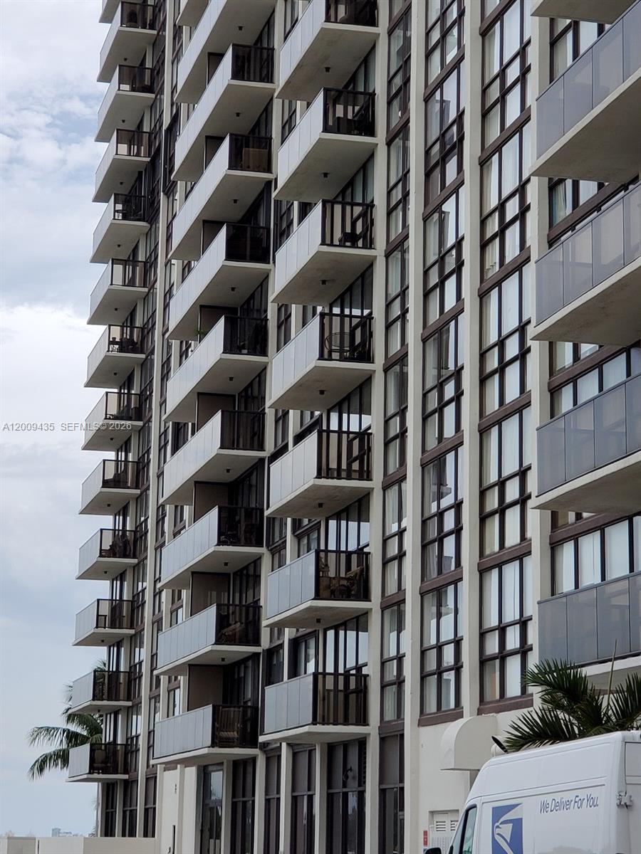 600 NE 36th Street