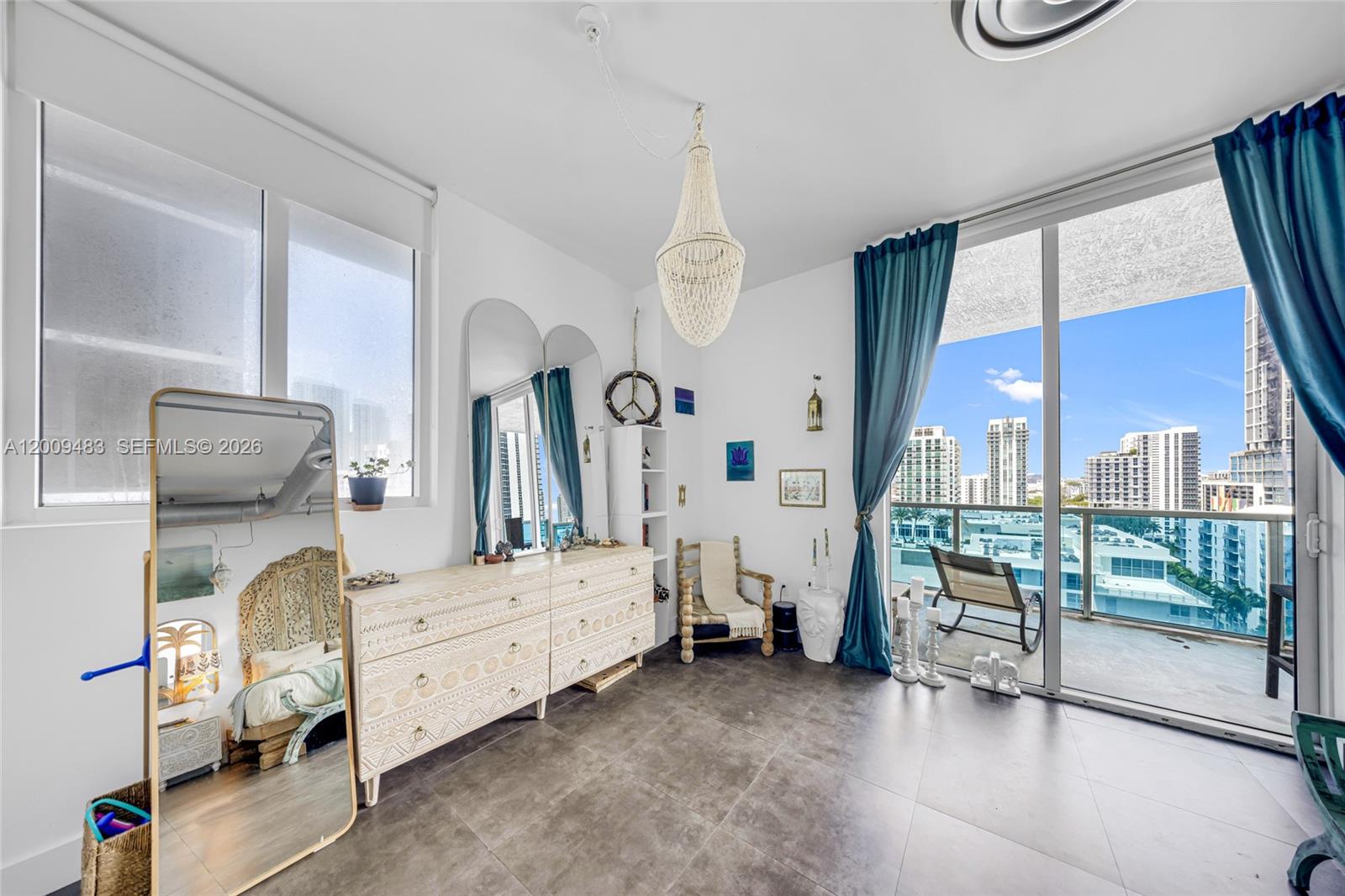 700 NE 25th Street