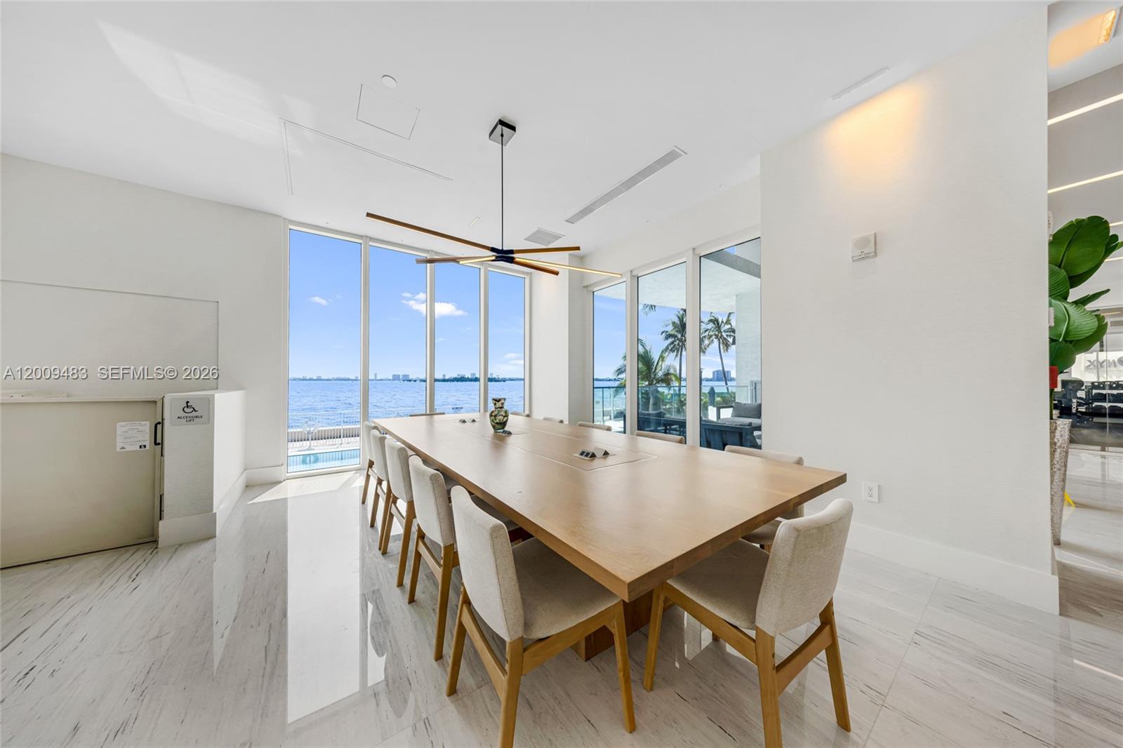 700 NE 25th Street