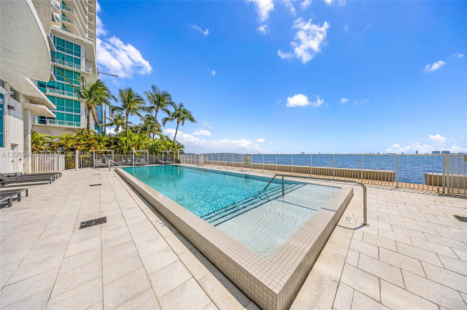 700 NE 25th Street