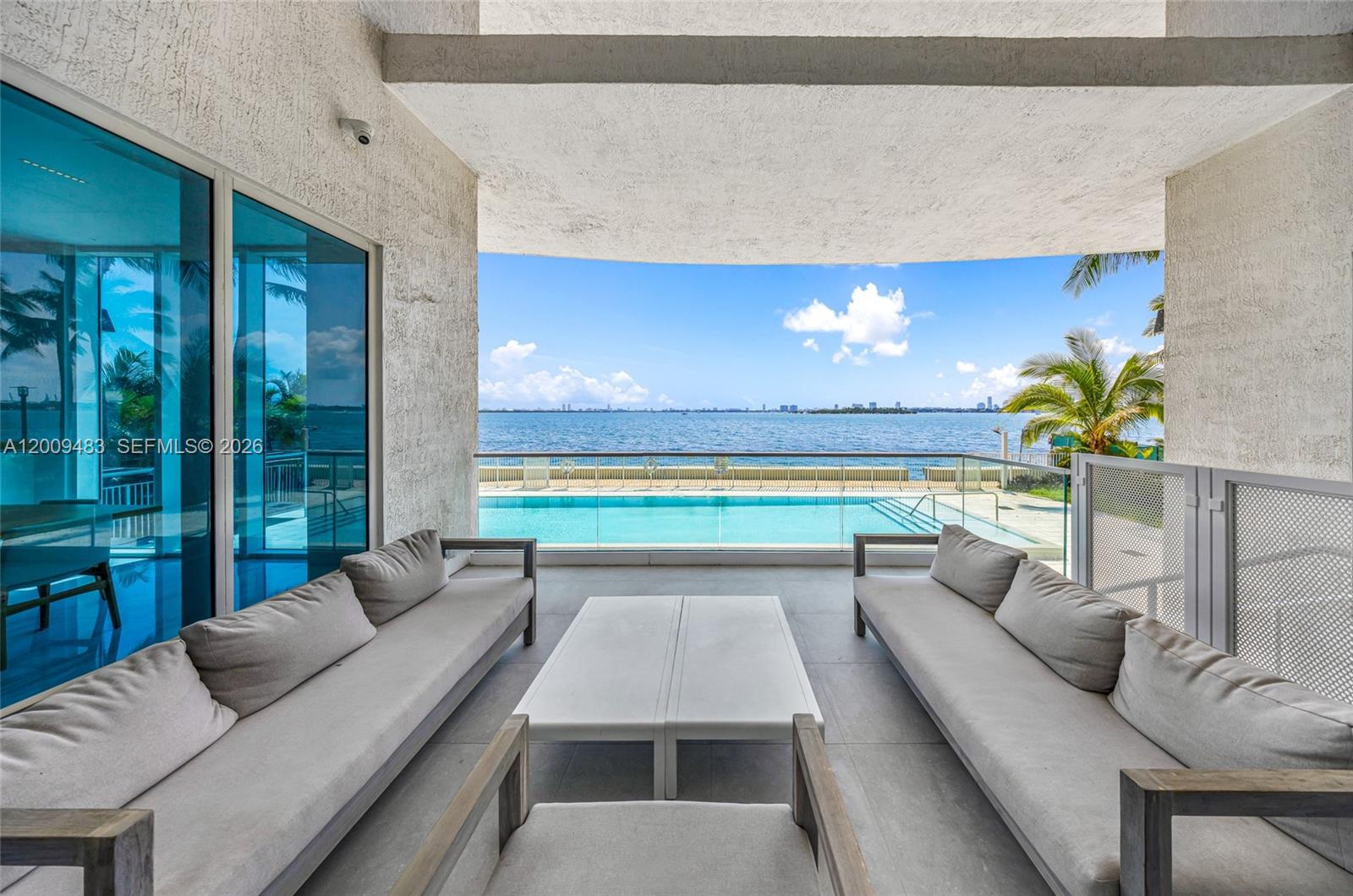 700 NE 25th Street