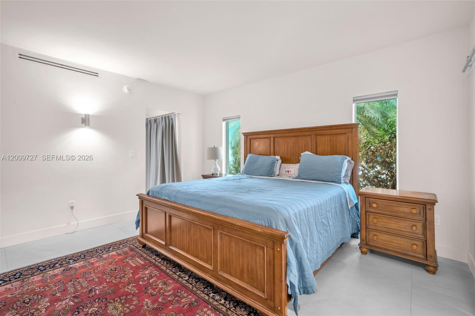 1933 S Oak Haven Circle