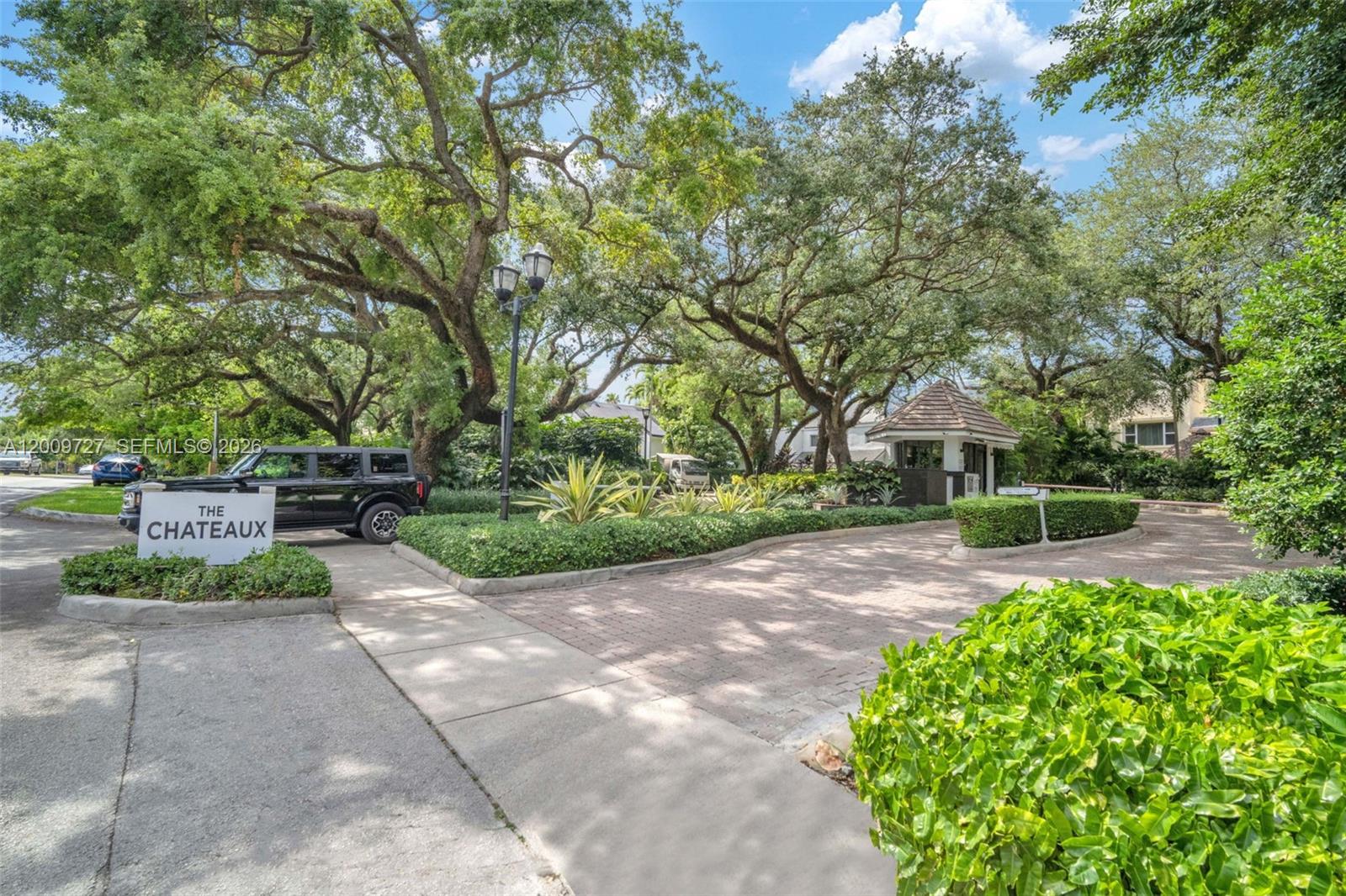 1933 S Oak Haven Circle