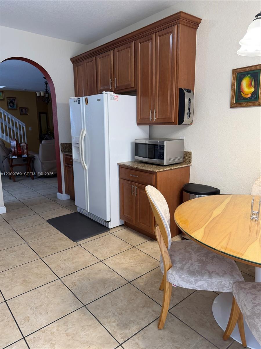 3955 NE 13th Drive