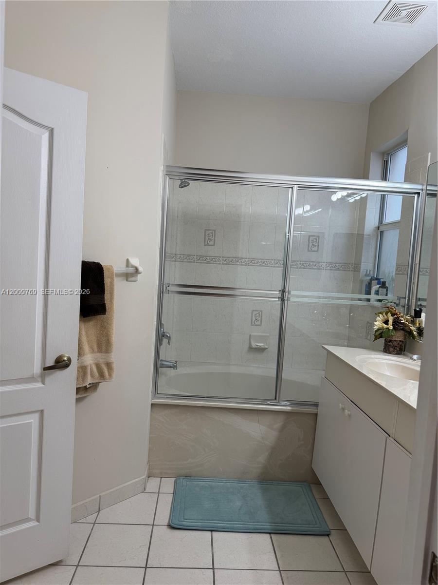 3955 NE 13th Drive