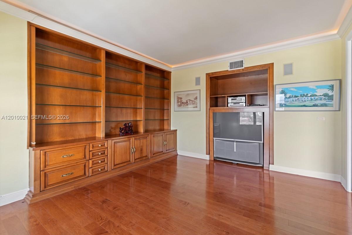 1800 NE 114th Street