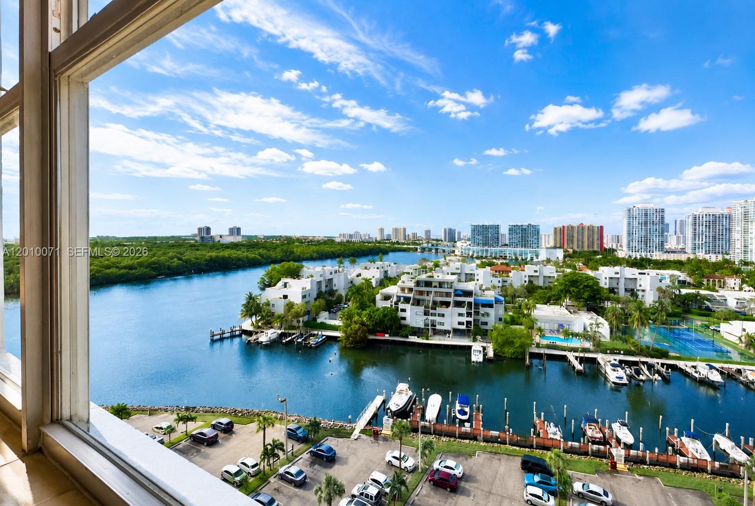 400 Kings Point Drive