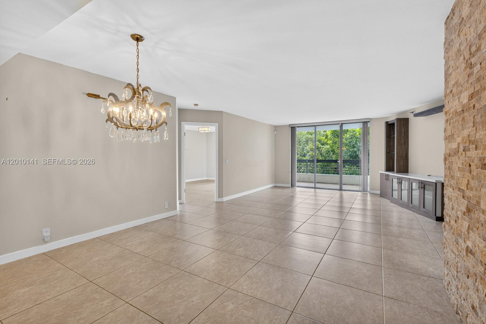 3500 Mystic Pointe Drive
