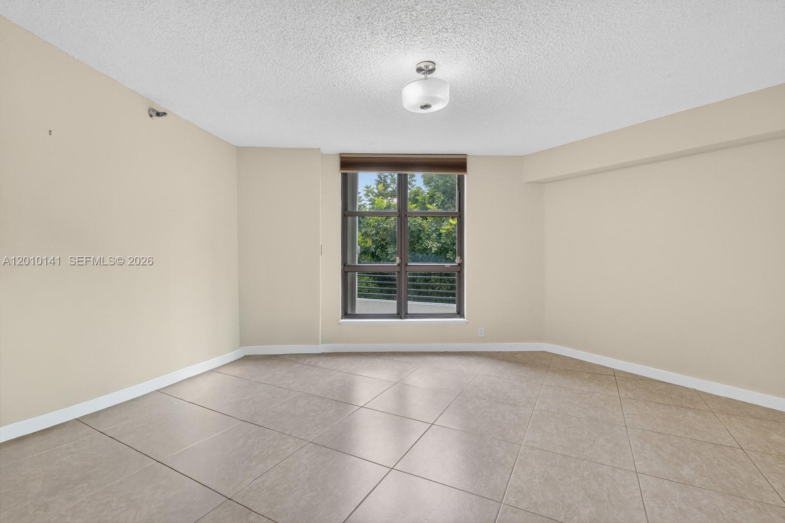 3500 Mystic Pointe Drive