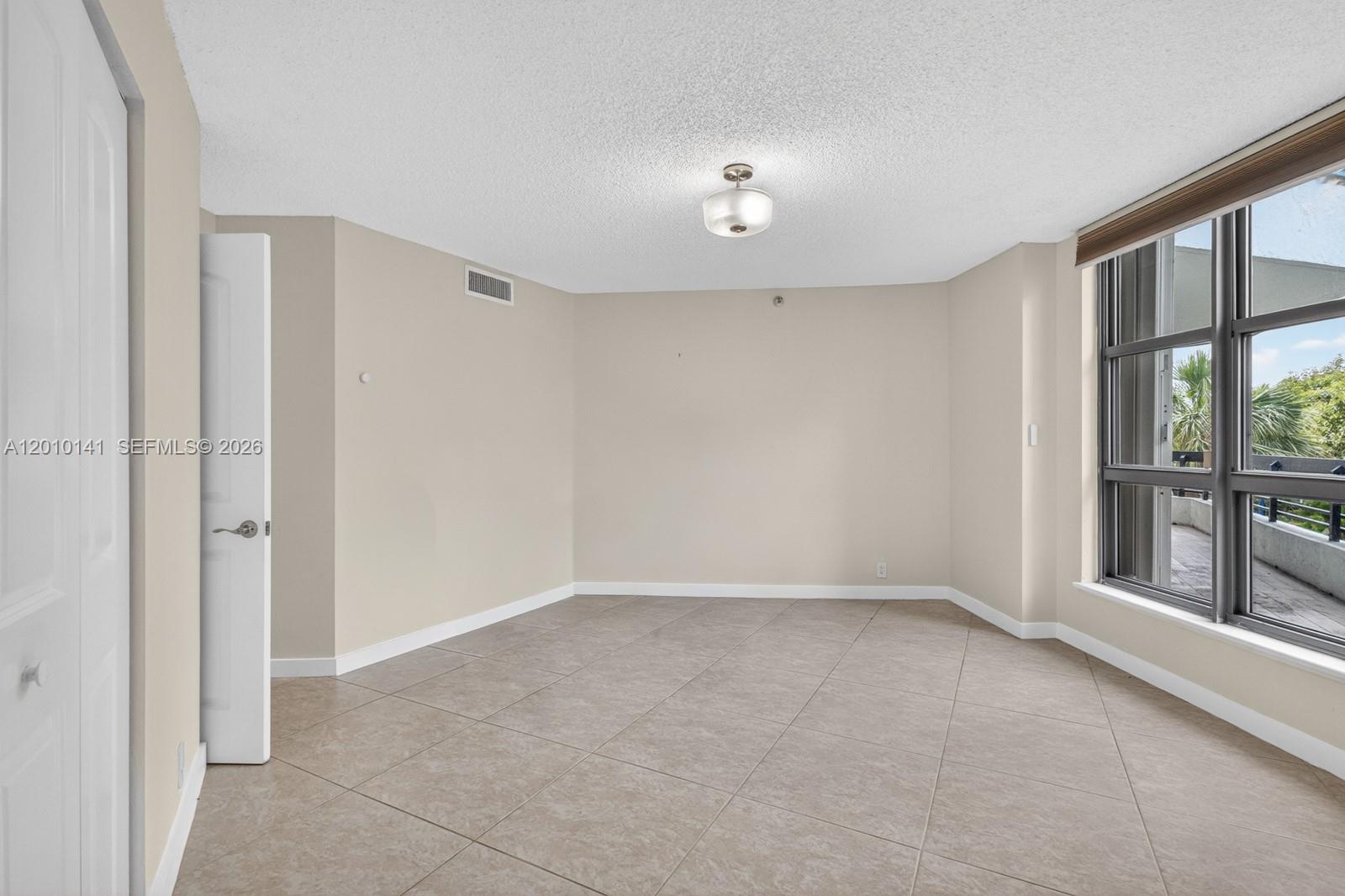 3500 Mystic Pointe Drive