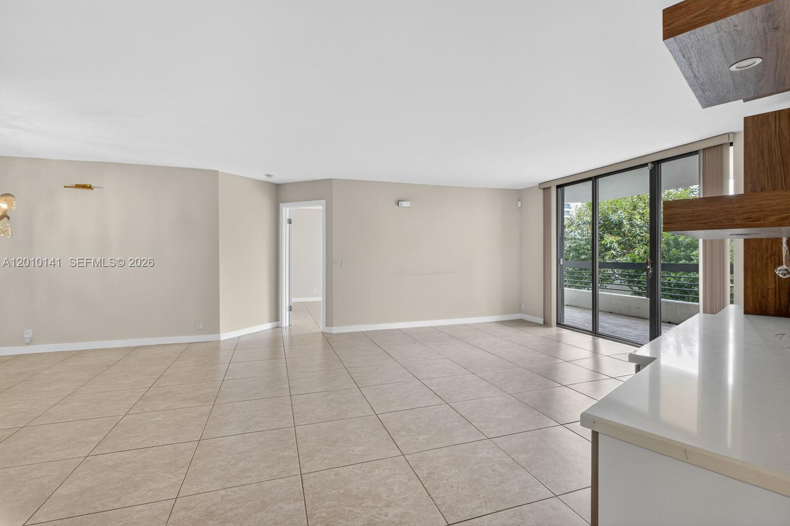 3500 Mystic Pointe Drive
