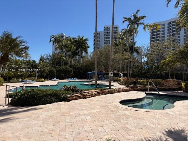3500 Mystic Pointe Drive