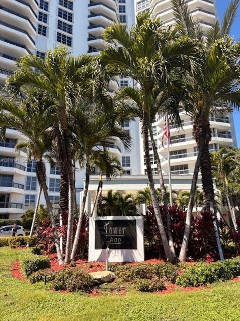 3500 Mystic Pointe Drive