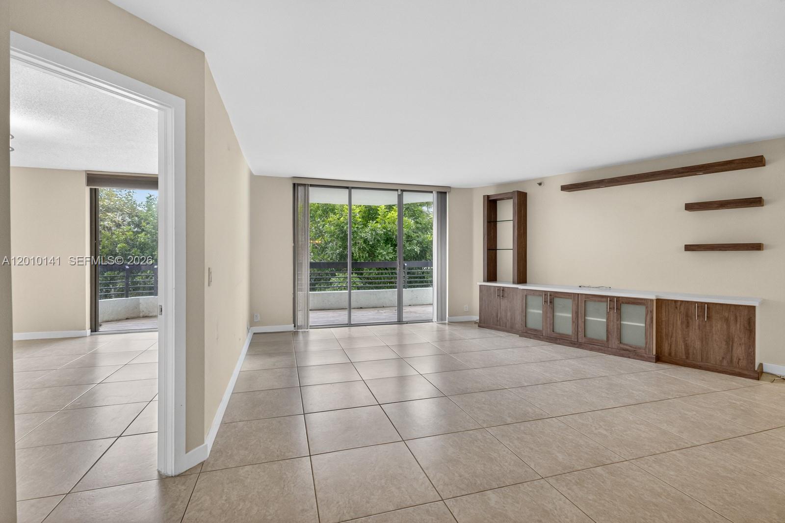 3500 Mystic Pointe Drive