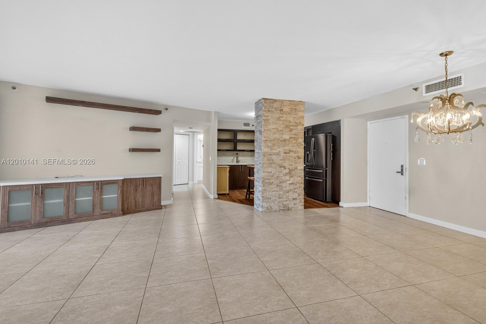 3500 Mystic Pointe Drive