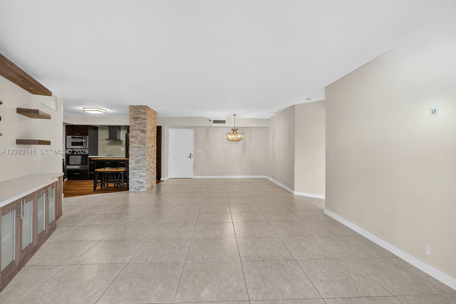 3500 Mystic Pointe Drive