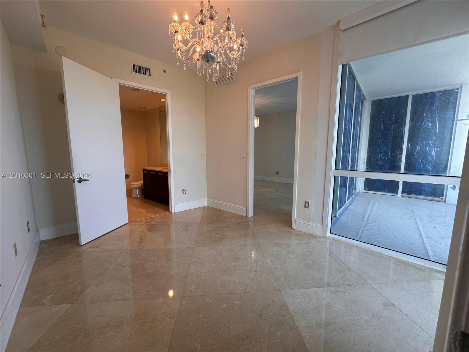18101 Collins Avenue