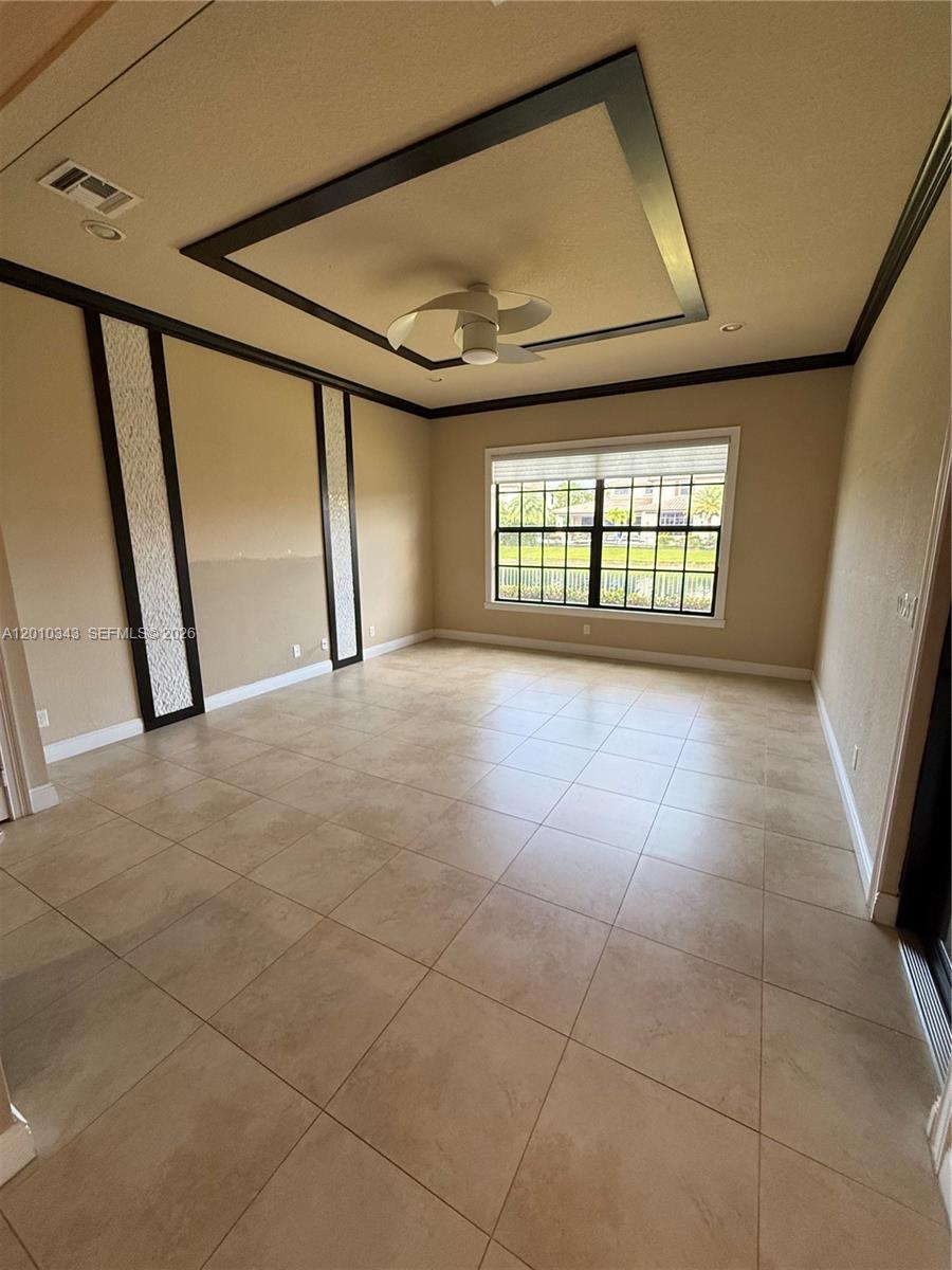 9751 Lakeview Lane