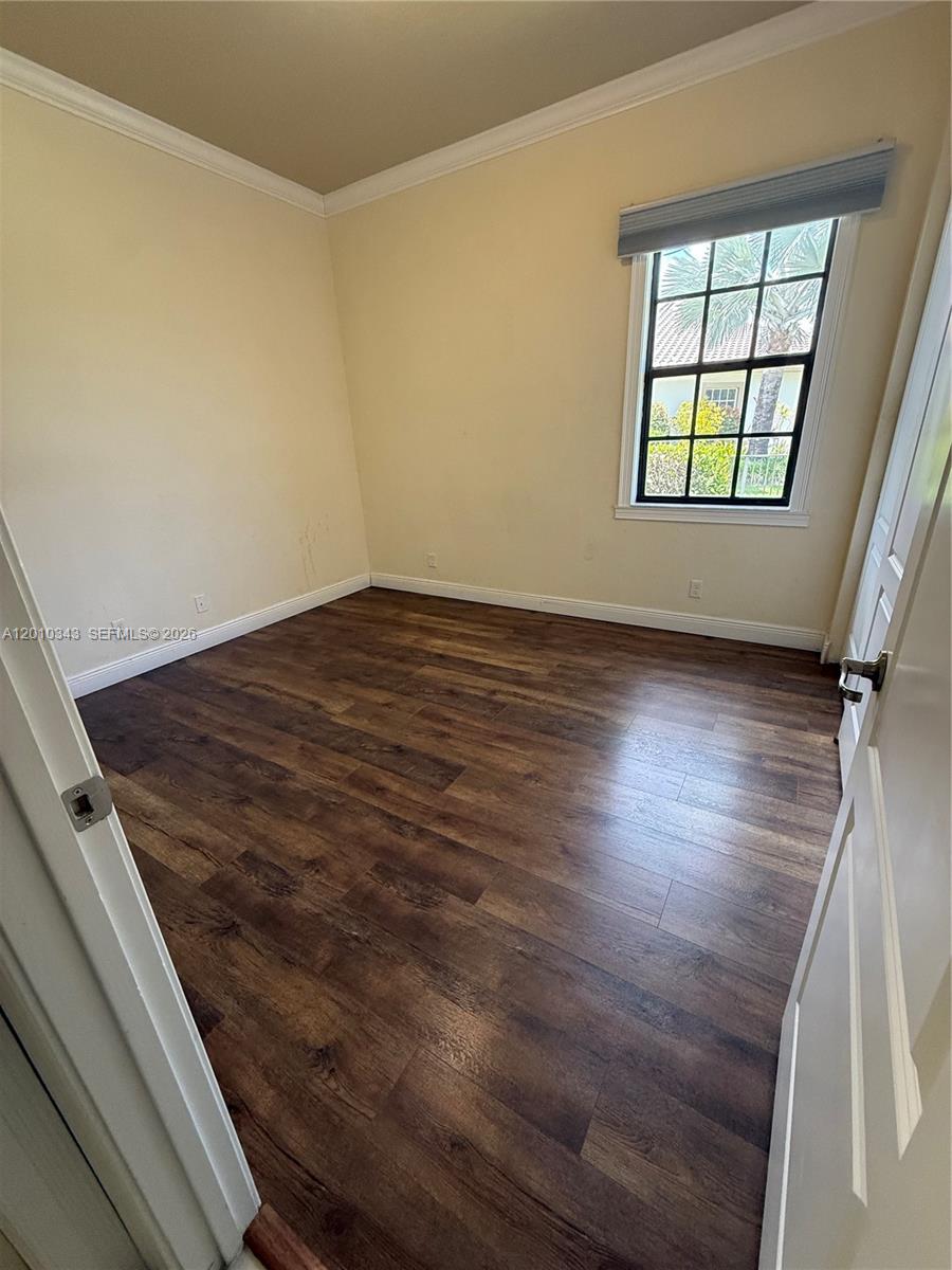 9751 Lakeview Lane