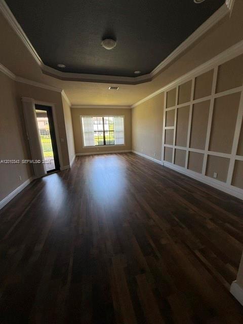 9751 Lakeview Lane