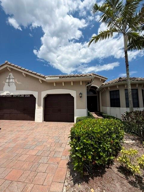 9751 Lakeview Lane