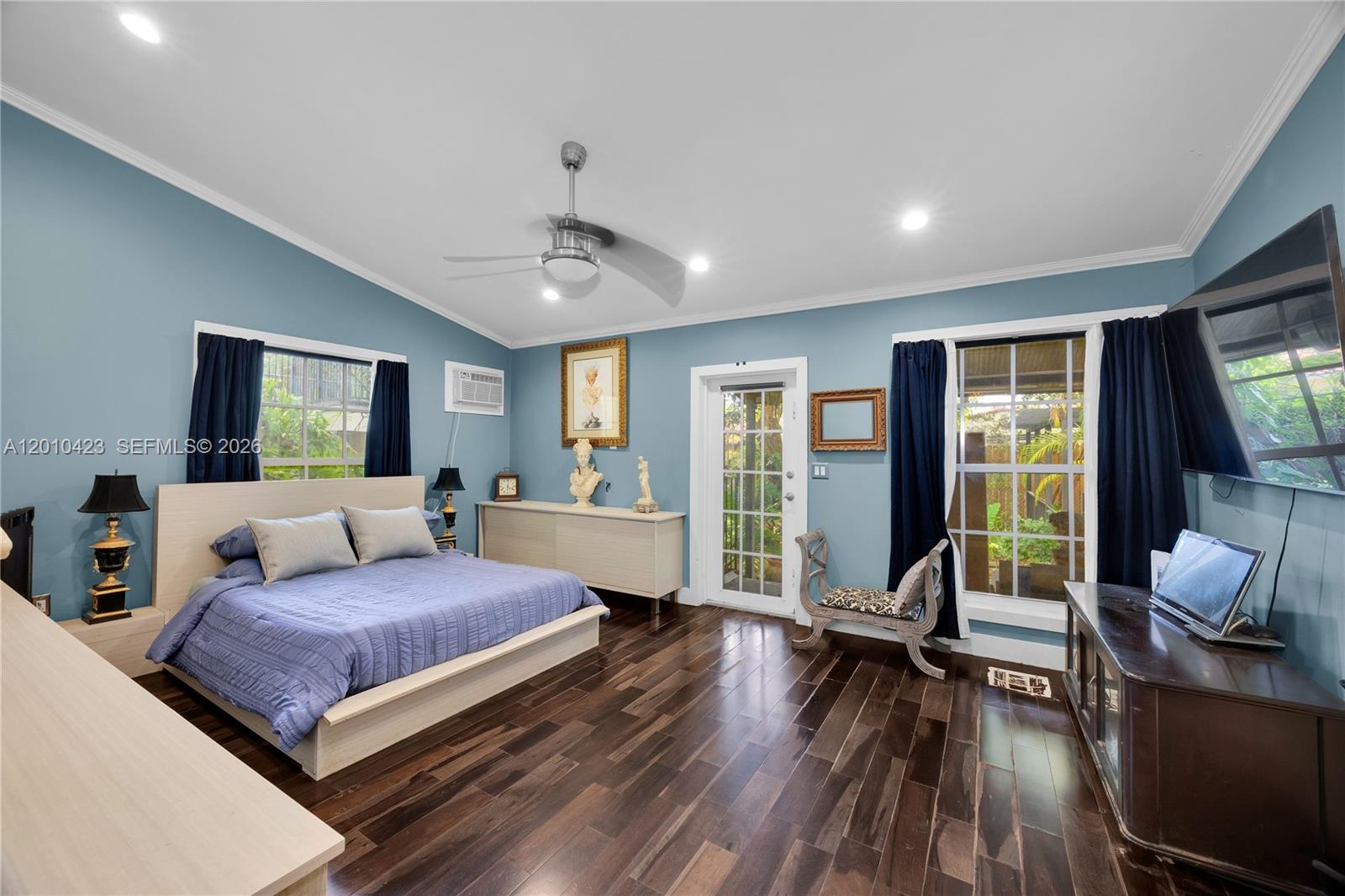650 NE 76th Street