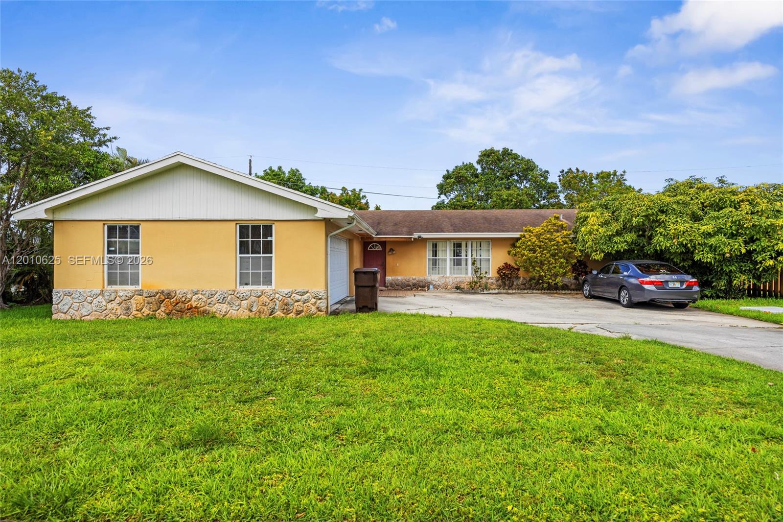 1831 Hiltonia Circle