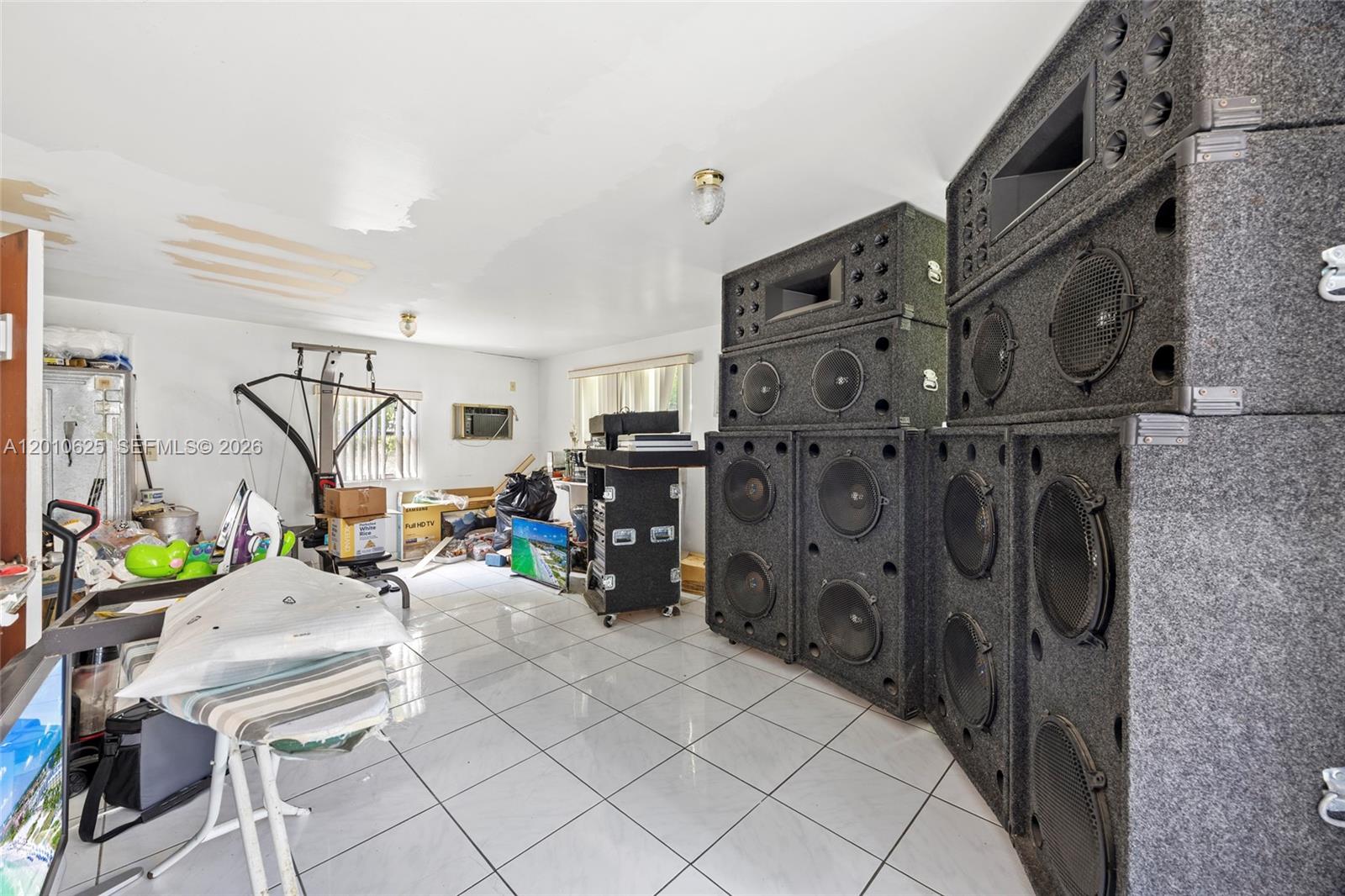 1831 Hiltonia Circle